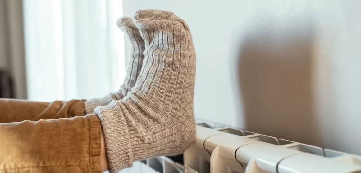 siltas sieviešu zeķes aukstām pēdām